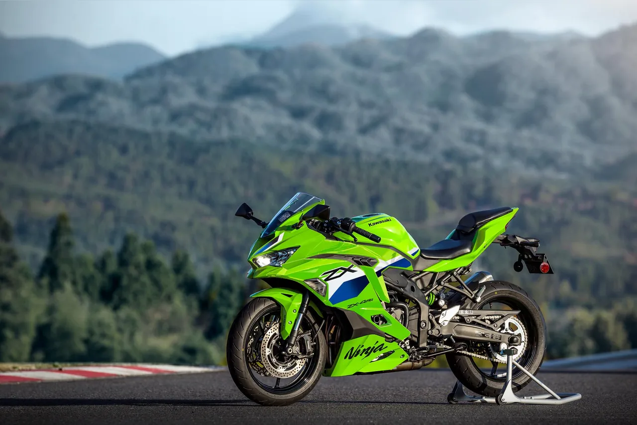 Kawasaki Ninja ZX-4RR — imagem oficial