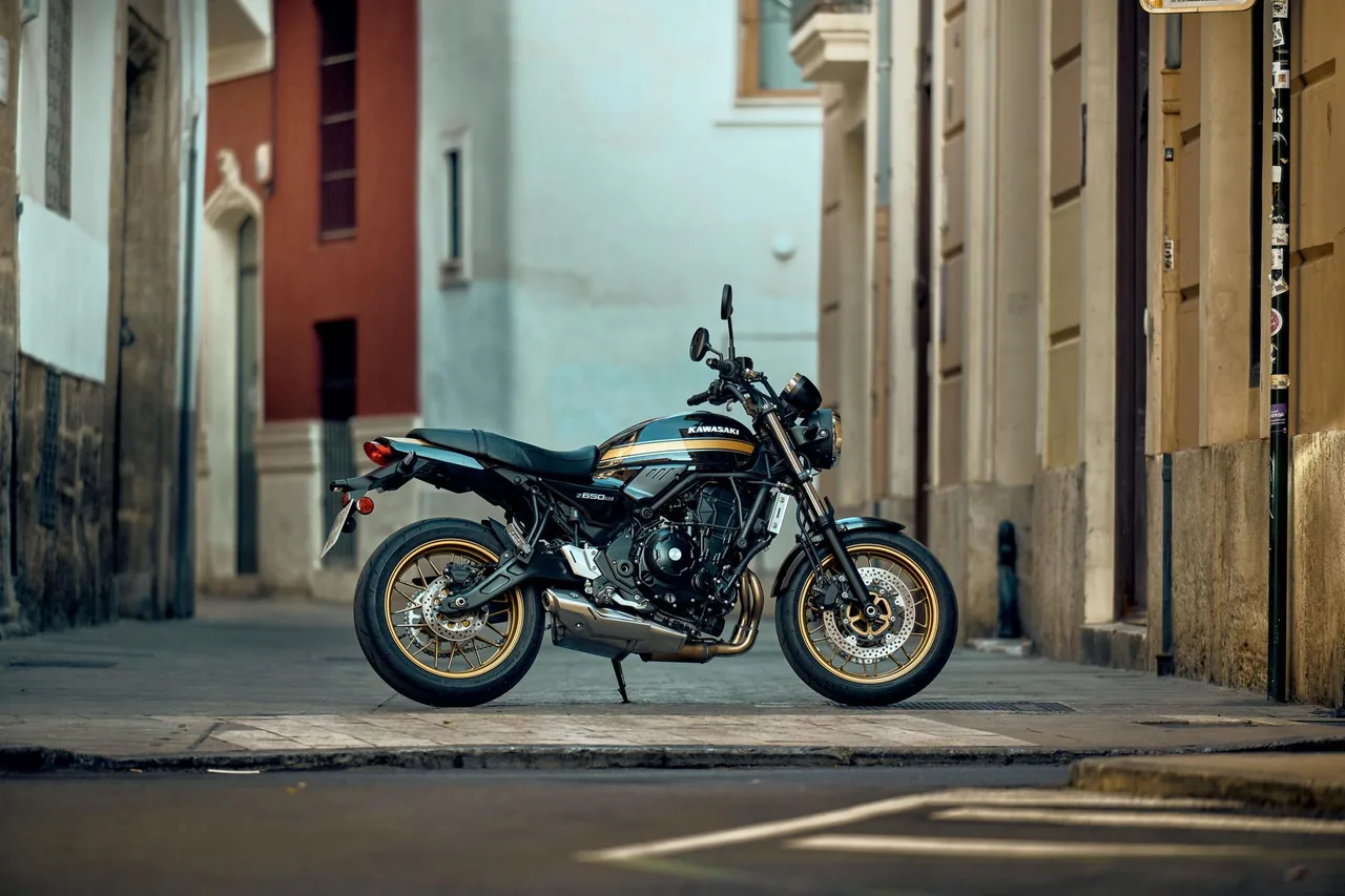 Kawasaki Z650RS — imagem oficial