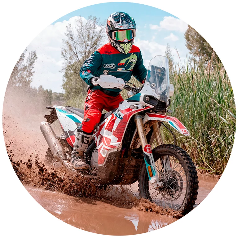 ERGONOMIA E ALTURA PENSADAS PARA O OFF-ROAD